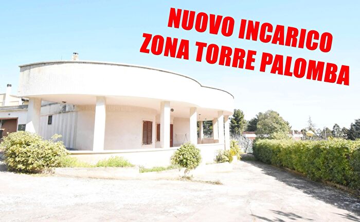 Casa con 10 locali in vendita in Corato