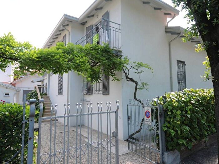 Appartamento con 5 locali in affitto in Viale Giacinto Martinelli, Centro, Riccione