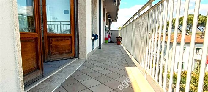 Appartamento con 5 locali in vendita in Massa