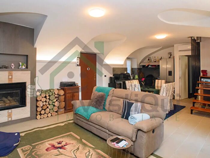 Casa con 6 locali in vendita in Via Parrocchia, Grosso