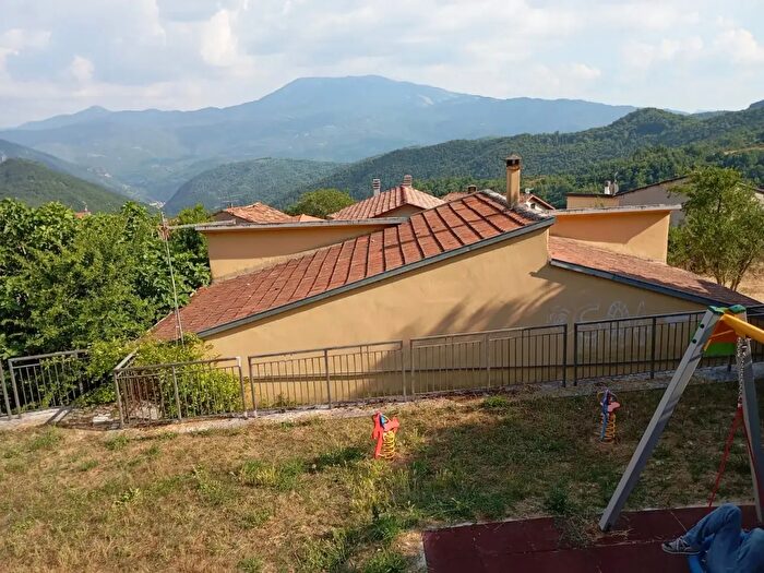 Casa quadrilocale in affitto in Via dei Campi, Micigliano