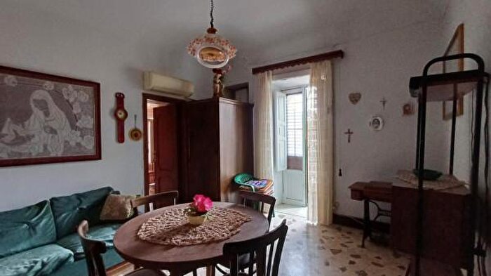 Appartamento bilocale in vendita in Via Rosario, Santo Stefano Di Camastra