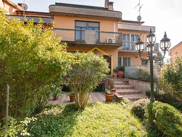 Casa quadrilocale in vendita in Via Cristoforo Colombo, Casarile