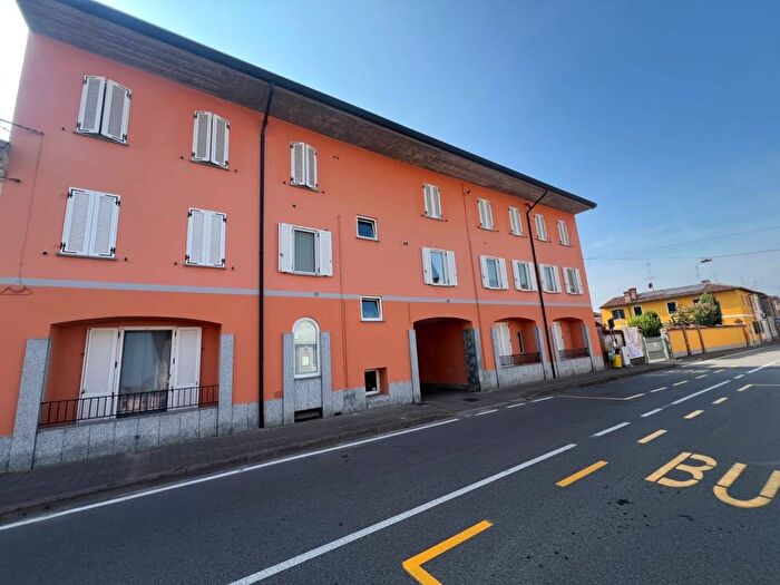 Appartamento trilocale in affitto in via xxv aprile, Centro, Chignolo Po