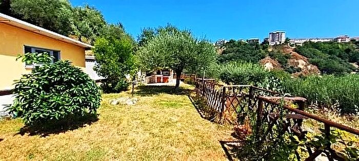 Casa con 10 locali in vendita in Via Santa Barbara Chieti Ch, Chieti