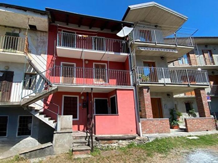 Casa trilocale in vendita in Via Ugo Paolasso, Pinasca