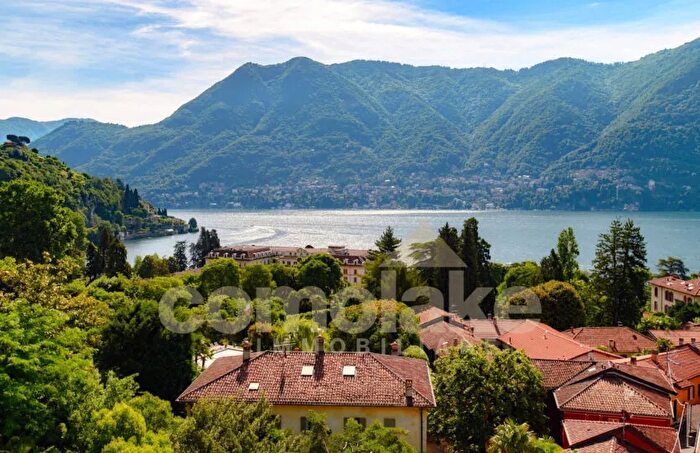 Casa con 7 locali in vendita in Via Plinio Cernobbio Collinare Panoramico, Cernobbio