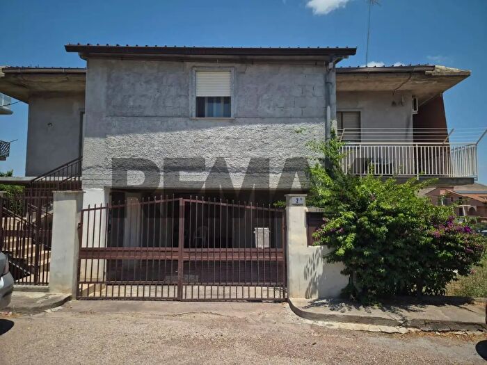 Casa con 16 locali in vendita in Via Padre Pio, Ramacca