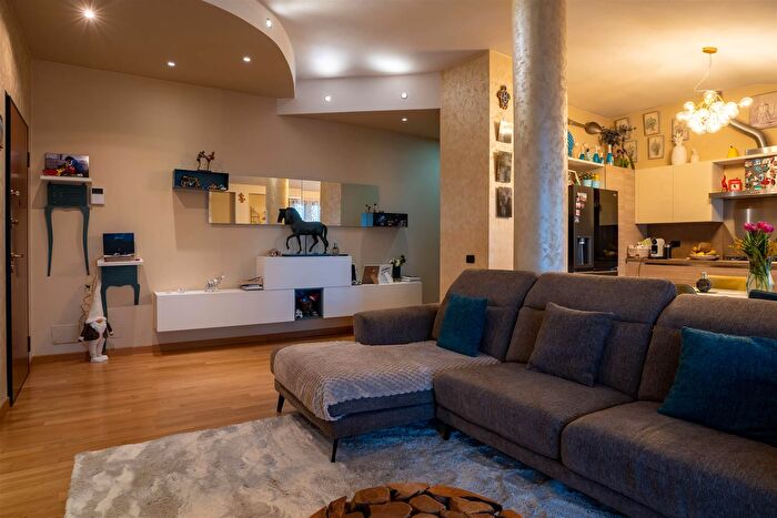 Appartamento quadrilocale in vendita in Via Liguria, Pieve Emanuele