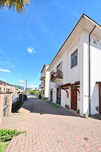 Casa quadrilocale in vendita in Strada Umbro Casentinese, Castiglion Fiorentino