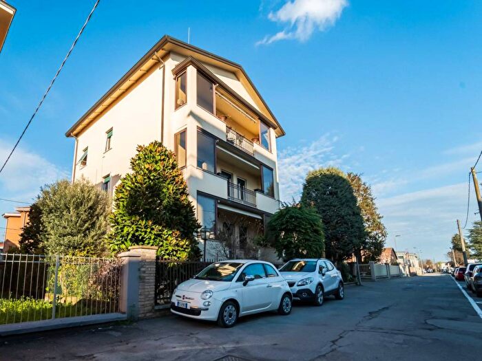 Appartamento trilocale in affitto in Via Alfredo Zerbini, Villetta, Parma
