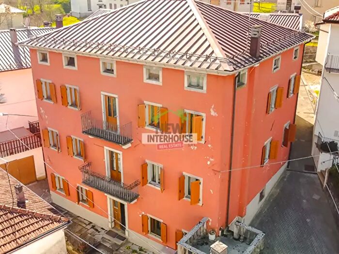 Appartamento con 17 locali in vendita in Via Tavella, Paularo