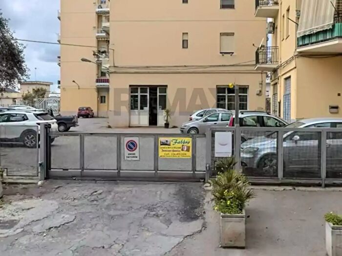 Appartamento con 7 locali in vendita in Via San Giovanni Bosco, Caltanissetta