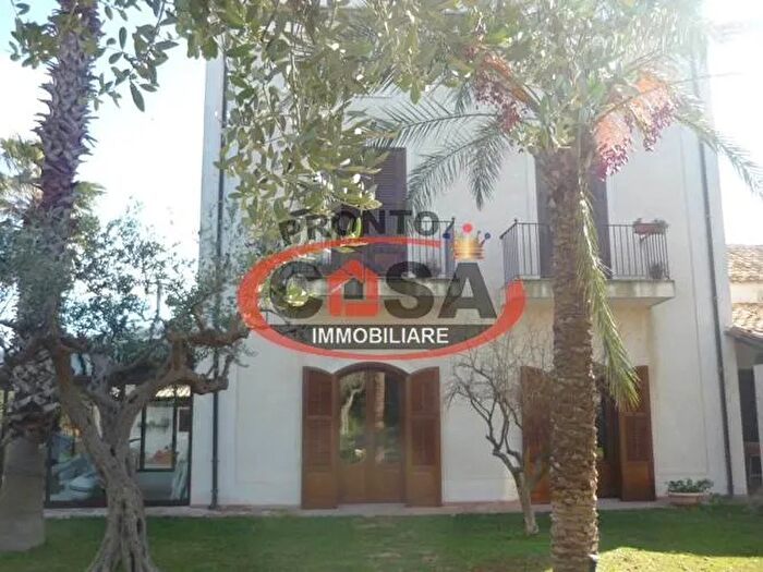 Casa con 5 locali in vendita in Petrosino