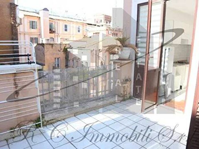 Appartamento bilocale in affitto in Via Di Campo Marzio, Montecitorio, Roma