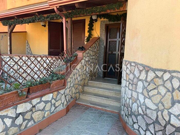 Appartamento quadrilocale in vendita in Viale dei Pini Nord, Varcaturo, Giugliano in Campania