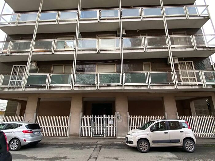 Appartamento con 6 locali in vendita in Via Alessandro Tonso, Alessandria