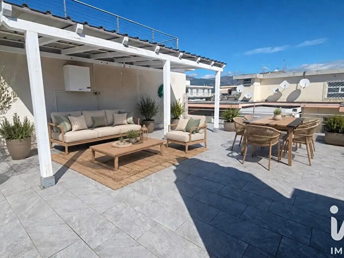 Appartamento con 5 locali in vendita in Viale Pontelungo, Albenga