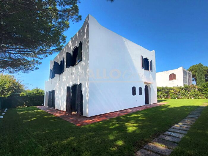 Casa con 6 locali in vendita in Via Antonio Guarasci Costellazione Berenice Sangineto, Sangineto