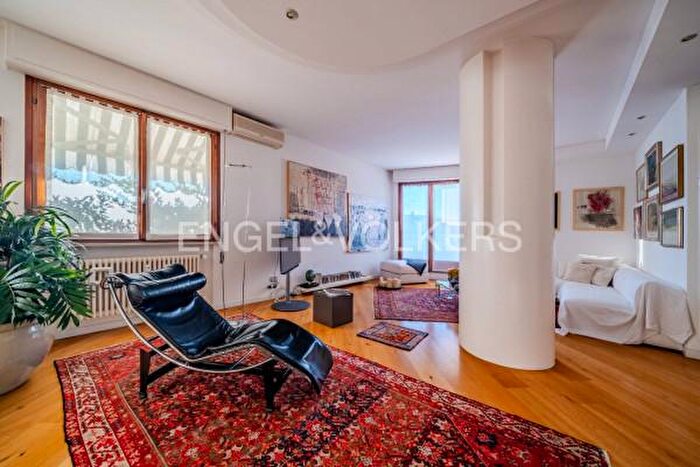 Appartamento con 6 locali in vendita in Via Camillo Benso di Cavour, Conegliano