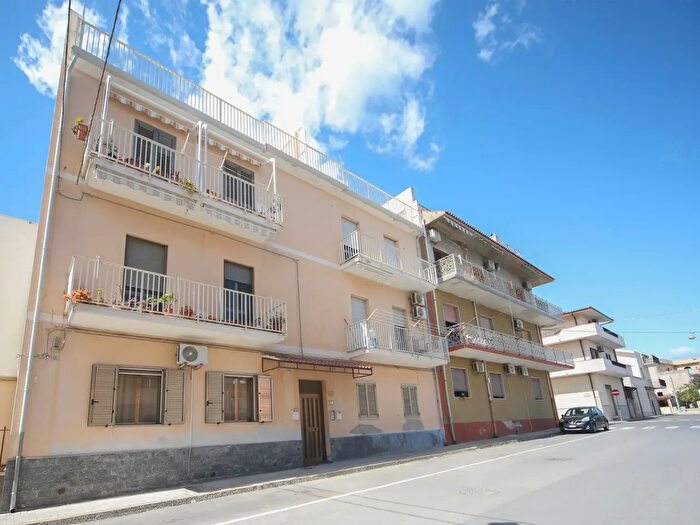 Appartamento con 6 locali in vendita in Via a Marotta, Priolo Gargallo