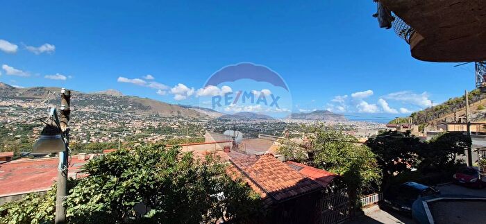 Appartamento quadrilocale in vendita in Salita Mulino Vittoria, Palermo