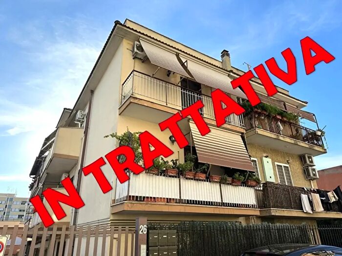 Appartamento trilocale in vendita in Via del Fringuello, Roma