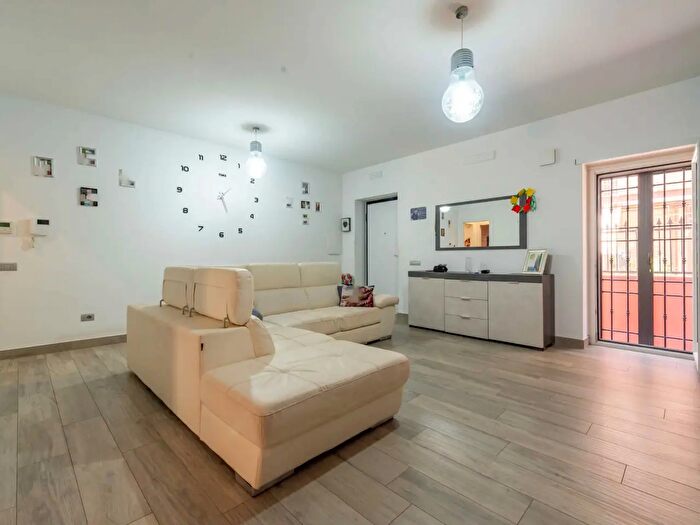 Appartamento trilocale in vendita in Via Michele Migliarini, Roma