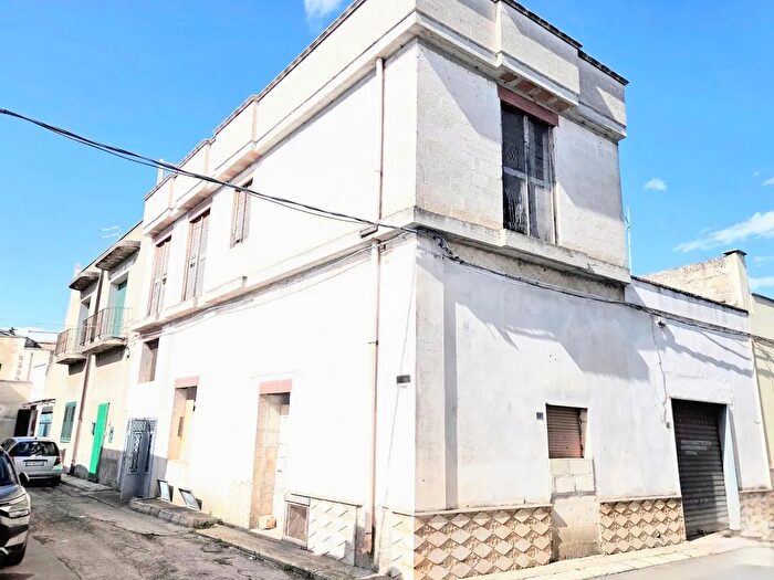 Appartamento quadrilocale in vendita in Via Tullio E Andrea Durante, Manduria