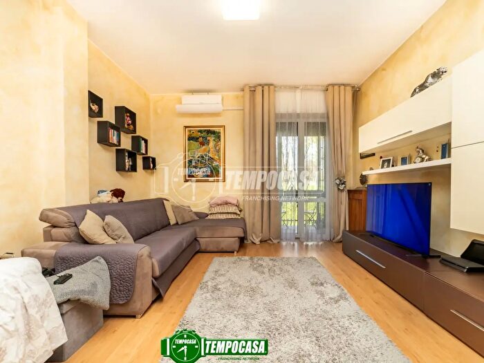 Appartamento quadrilocale in vendita in Via Achille Grandi, Masate