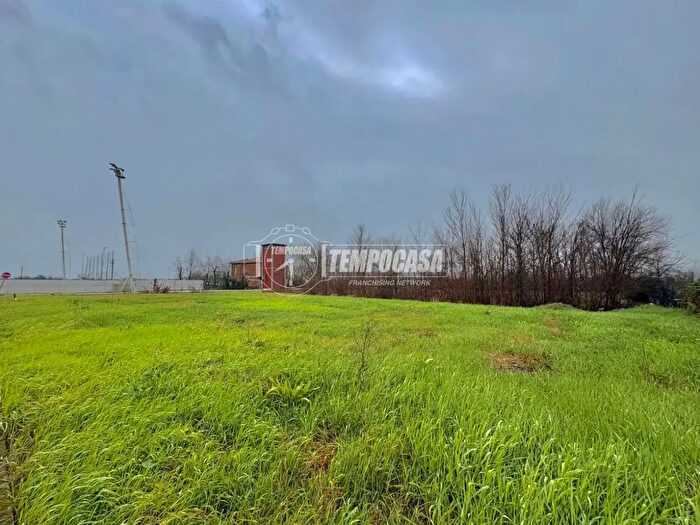 Casa in vendita in Via Portovecchio, Mirandola