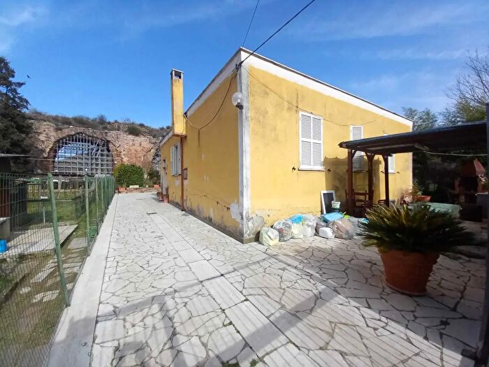 Casa quadrilocale in vendita in Via Empolitana, Tivoli