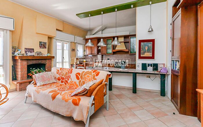 Appartamento bilocale in vendita in Via Adda, Bresso