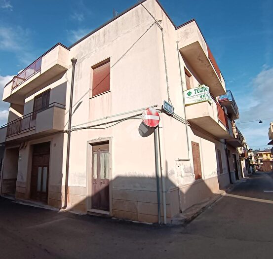 Casa con 9 locali in vendita in Via Ada Negri, Cassano Delle Murge