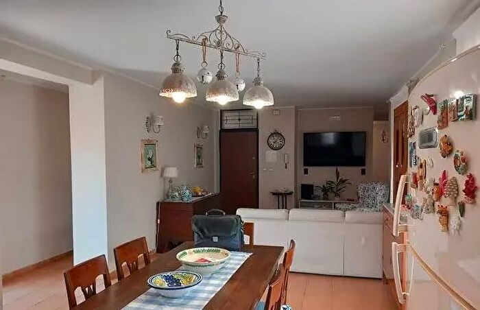 Appartamento con 6 locali in vendita in Via Michele La Spina Acireale, Acireale