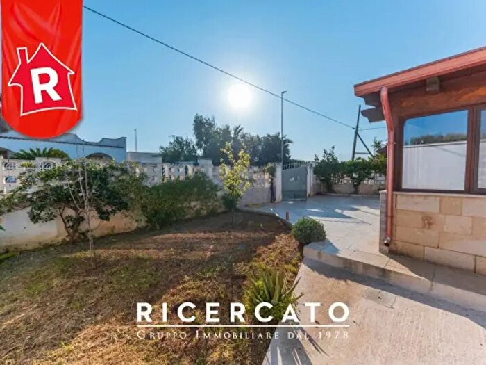 Casa trilocale in vendita in Via Alba Adriatica, Lecce