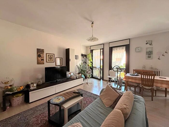 Appartamento trilocale in vendita in Via Provinciale, Pisogne