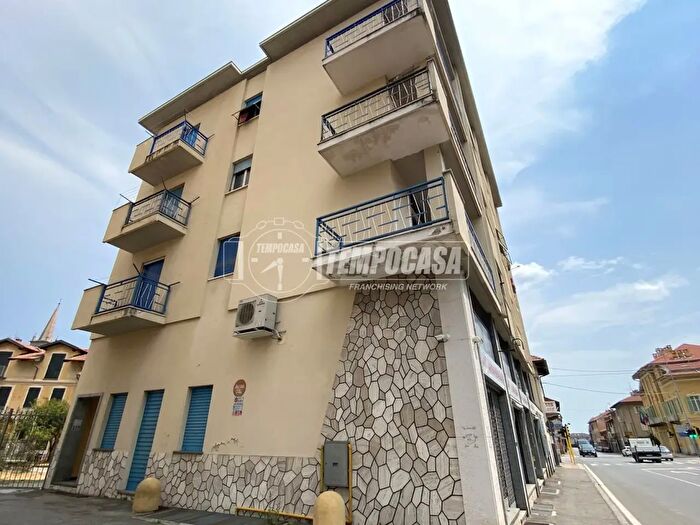 Appartamento quadrilocale in vendita in Via Milano, Vigliano Biellese