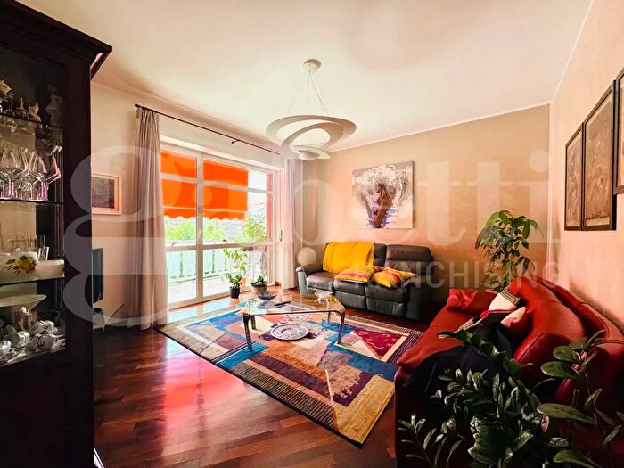 Appartamento con 5 locali in vendita in Via Onorato Vigliani, Torino