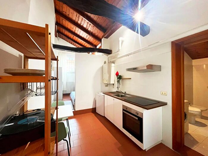 Appartamento monolocale in affitto in Via Castiglione, Bologna