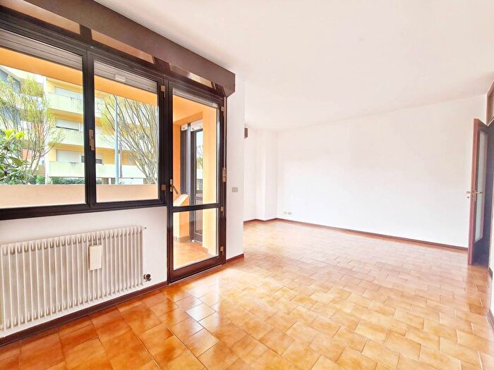 Appartamento con 5 locali in affitto in Via Francesco Dormisch, Palamostre, Udine