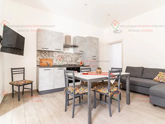 Appartamento trilocale in vendita in Siracusa