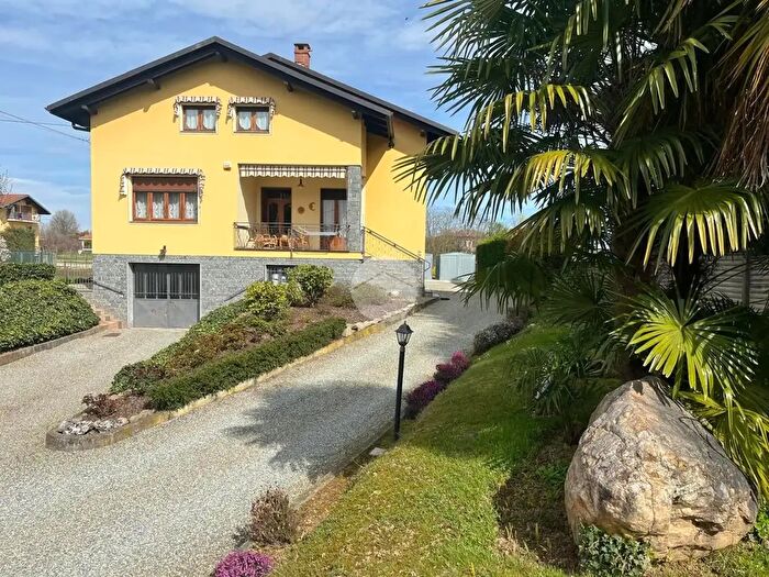 Casa con 5 locali in vendita in Via Stazione, Sandigliano