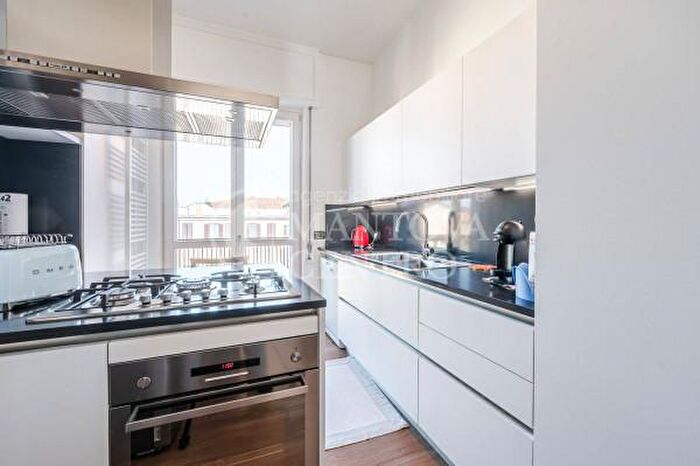 Appartamento con 6 locali in vendita in Mantova