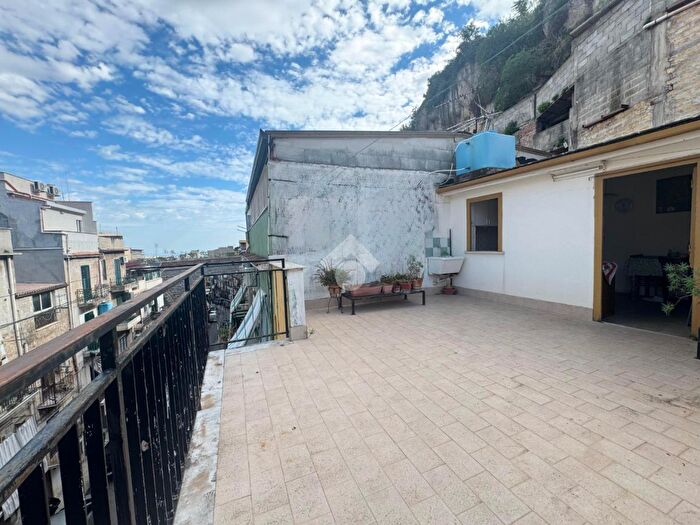 Appartamento trilocale in vendita in Via Boccadifalco, Palermo