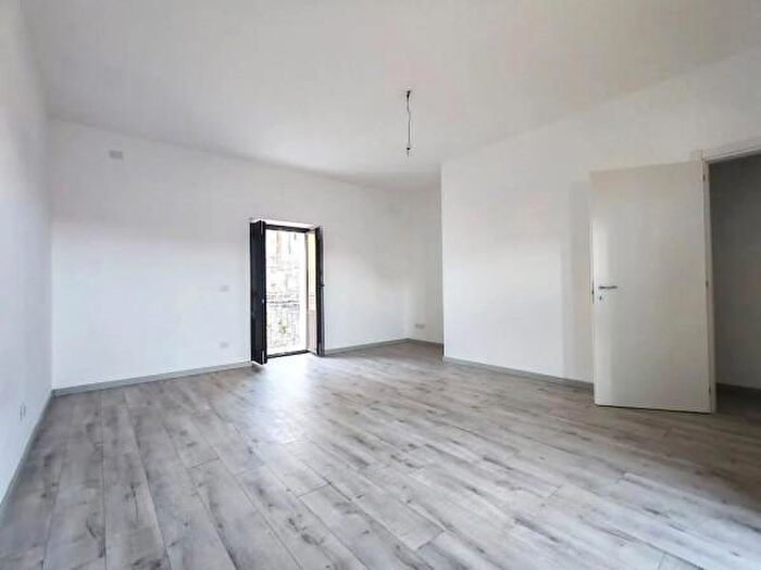 Casa trilocale in vendita in Via Tropea SNC, Aci Catena