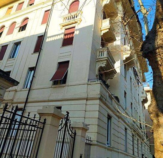 Appartamento quadrilocale in affitto in Via Giordano Bruno, Albaro, Genova