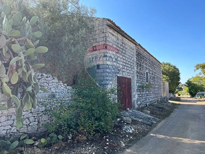 Casa con 6 locali in vendita in Contrada Rassabia Frigintini, Ragusa