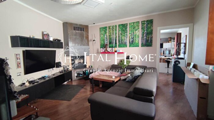 Appartamento trilocale in vendita in Via Mazzini, Castello Di Brianza