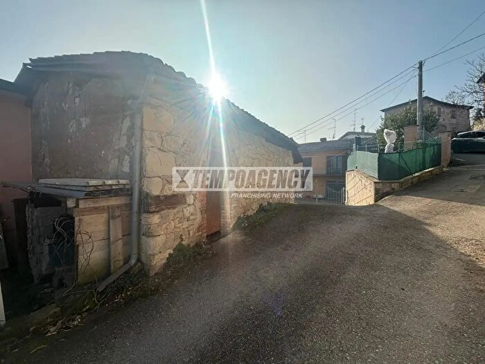 Appartamento trilocale in vendita in Via P Giardini Nord, Serramazzoni